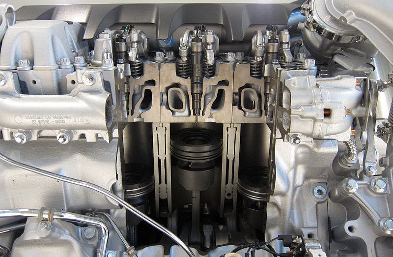 V8-as dízelmotor keresztmetszete
